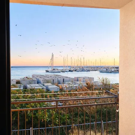 Un Mare Di Sogni Vista Porto E Mare A *